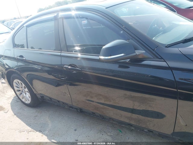2018 Bmw 320i Xdrive მანქანა იყიდება აუქციონზე, vin: WBA8E5G56JNV02113, აუქციონის ნომერი: 45637890