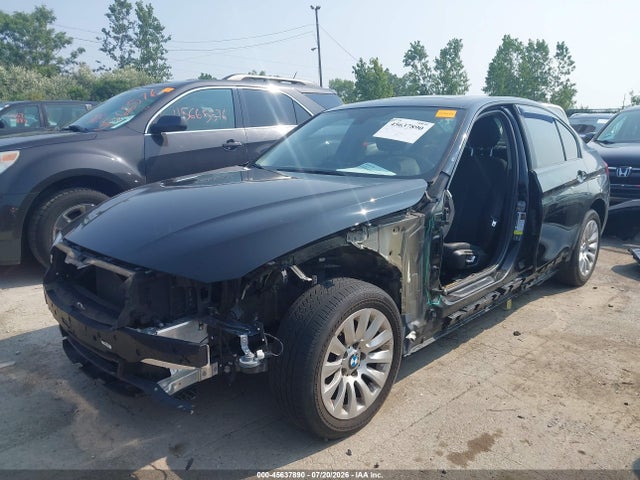2018 Bmw 320i Xdrive მანქანა იყიდება აუქციონზე, vin: WBA8E5G56JNV02113, აუქციონის ნომერი: 45637890