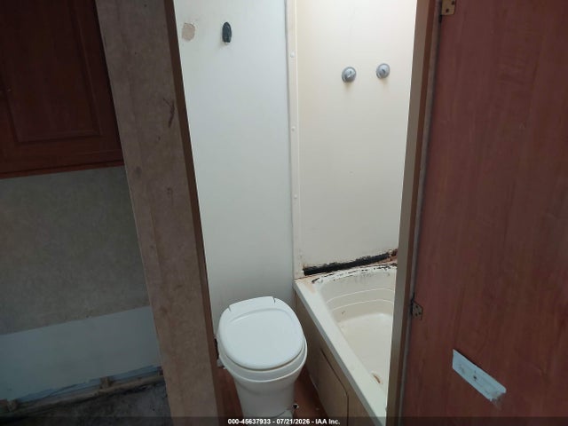 45637933 :رقم المزاد ، 4X4TWDD24AT136222 vin ، 2010 Forest River Other مزاد بيع