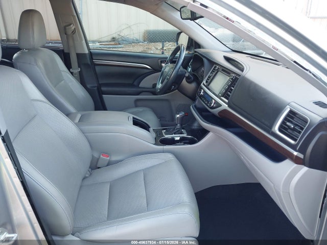 Продажа на аукционе авто 2016 Toyota Highlander Limited V6, vin: 5TDYKRFHXGS181694, номер лота: 45637934
