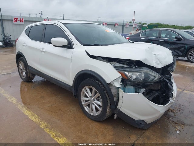 45637975 :رقم المزاد ، JN1BJ1CP8HW027835 vin ، 2017 Nissan Rogue Sport S مزاد بيع