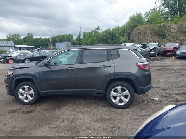 45637998 :رقم المزاد ، 3C4NJDBB2KT712136 vin ، 2019 Jeep Compass Latitude 4x4 مزاد بيع