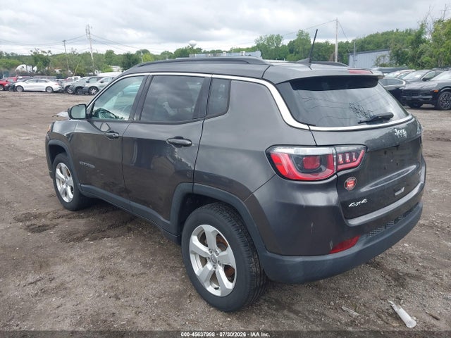 45637998 :رقم المزاد ، 3C4NJDBB2KT712136 vin ، 2019 Jeep Compass Latitude 4x4 مزاد بيع