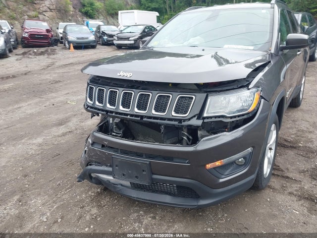 45637998 :رقم المزاد ، 3C4NJDBB2KT712136 vin ، 2019 Jeep Compass Latitude 4x4 مزاد بيع