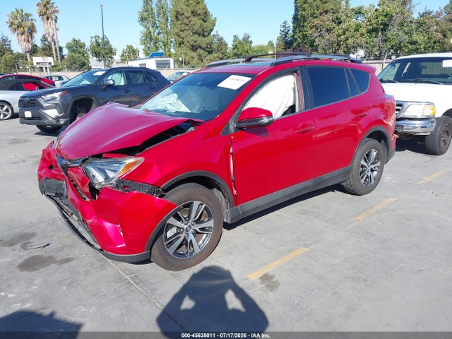 Toyota Rav4 Xle 2017 JTMWFREV2HJ138517 Image 2