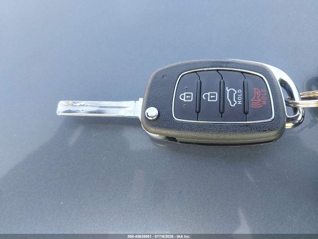 KM8J2CA47JU656459 Hyundai TUCSON SE