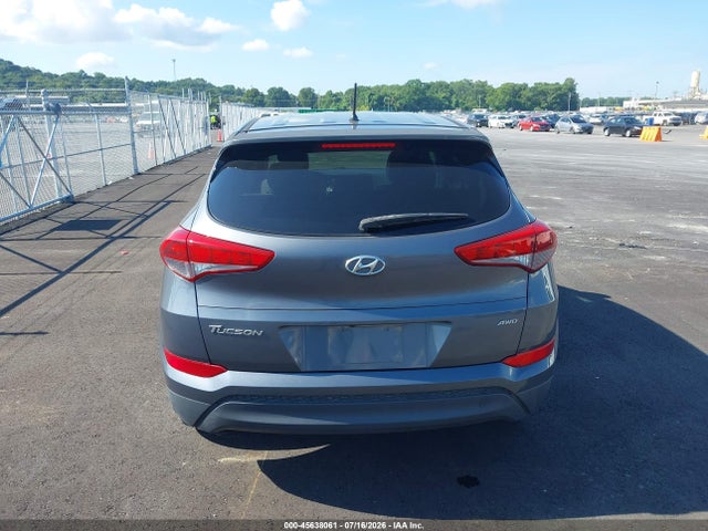 KM8J2CA47JU656459 Hyundai TUCSON SE