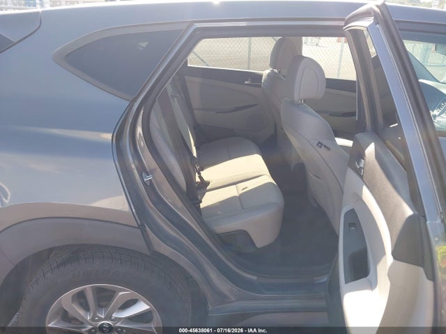 KM8J2CA47JU656459 Hyundai TUCSON SE
