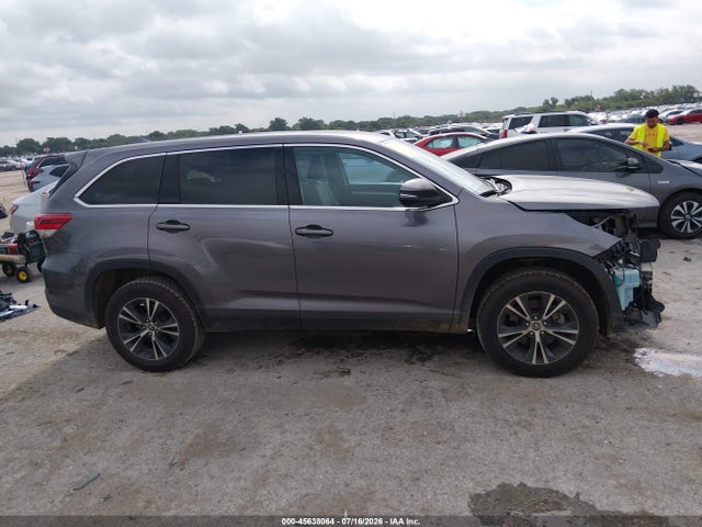 45638064 :رقم المزاد ، 5TDZZRFHXKS357832 vin ، 2019 Toyota Highlander Le Plus مزاد بيع