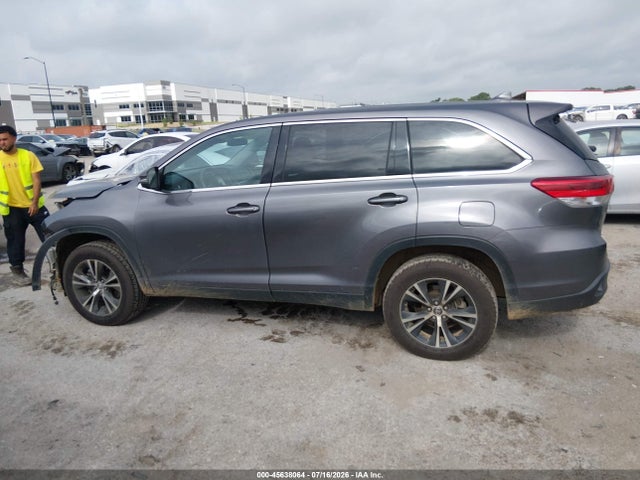 45638064 :رقم المزاد ، 5TDZZRFHXKS357832 vin ، 2019 Toyota Highlander Le Plus مزاد بيع