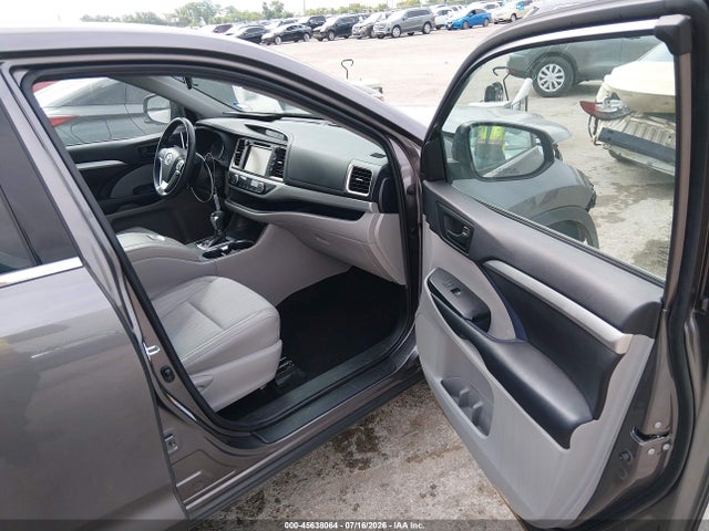 45638064 :رقم المزاد ، 5TDZZRFHXKS357832 vin ، 2019 Toyota Highlander Le Plus مزاد بيع