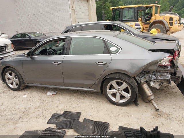 Продажа на аукционе авто 2015 Volkswagen Passat 1.8t Limited Edition, vin: 1VWAT7A39FC087642, номер лота: 45638089