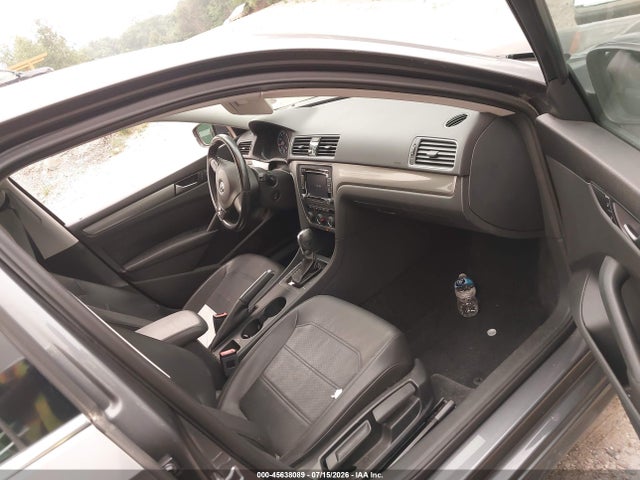 Продажа на аукционе авто 2015 Volkswagen Passat 1.8t Limited Edition, vin: 1VWAT7A39FC087642, номер лота: 45638089
