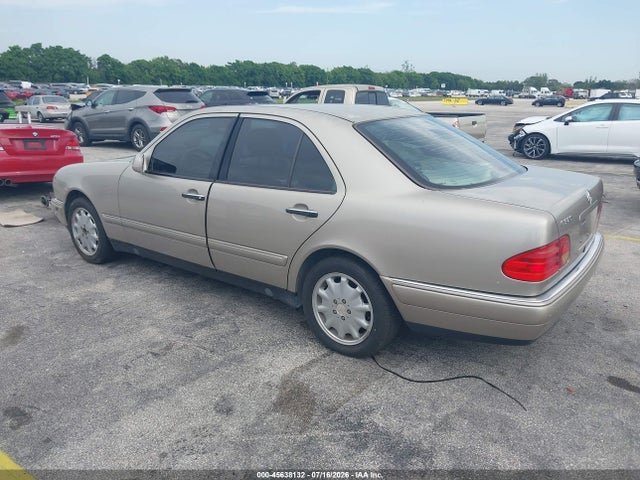 45638132 :رقم المزاد ، WDBJF65H9XA930518 vin ، 1999 Mercedes-benz E 320 مزاد بيع