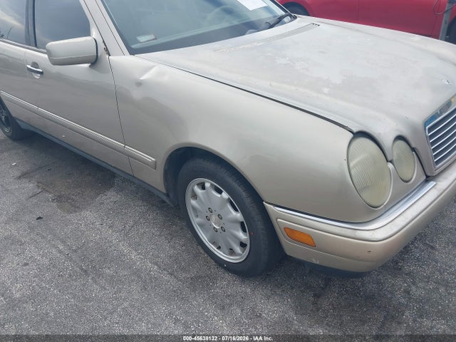 45638132 :رقم المزاد ، WDBJF65H9XA930518 vin ، 1999 Mercedes-benz E 320 مزاد بيع
