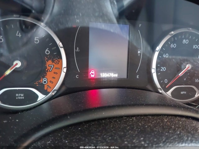Продаж на аукціоні авто 2015 Jeep Renegade Latitude, vin: ZACCJBBT0FPC28127, номер лоту: 45638264