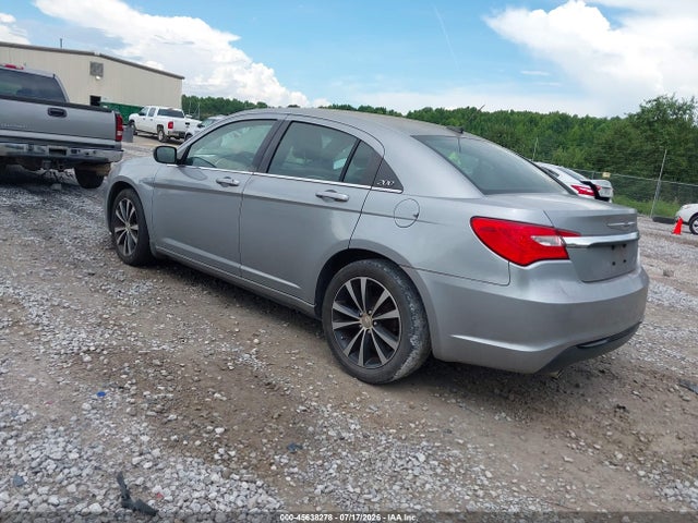 2014 Chrysler 200 Touring მანქანა იყიდება აუქციონზე, vin: 1C3CCBBG9EN120002, აუქციონის ნომერი: 45638278