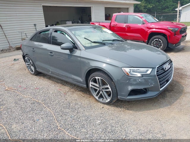 Продаж на аукціоні авто 2018 Audi A3 2.0t Premium, vin: WAUB8GFF2J1038375, номер лоту: 45638321
