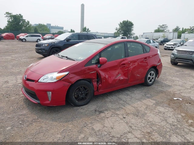 Toyota Prius Three 2015 JTDKN3DU8F1893692 Image 2