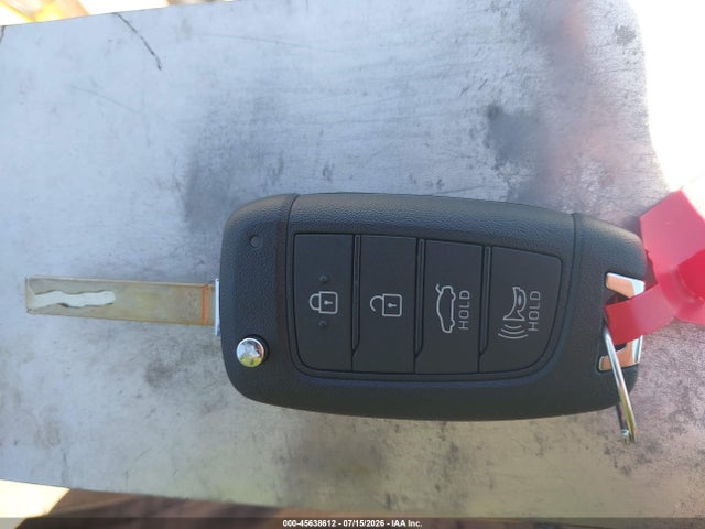 KMHLL4DG5TU099782 Hyundai ELANTRA SE