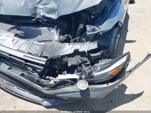 KMHLL4DG5TU099782 Hyundai ELANTRA SE