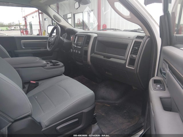 3C6JR6DG8JG321499 RAM 1500 Tradesman 4x2 8&#039; Box