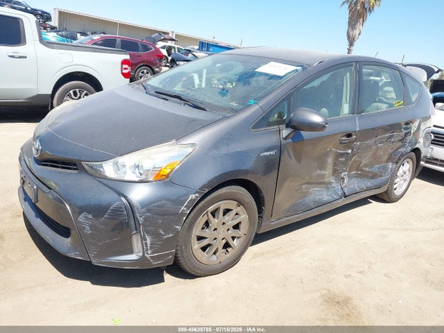 JTDZN3EU8FJ030405 Toyota Prius V Four