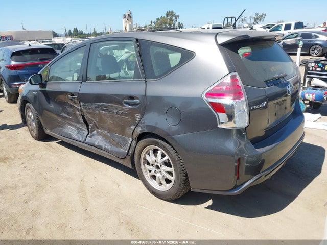JTDZN3EU8FJ030405 Toyota Prius V Four