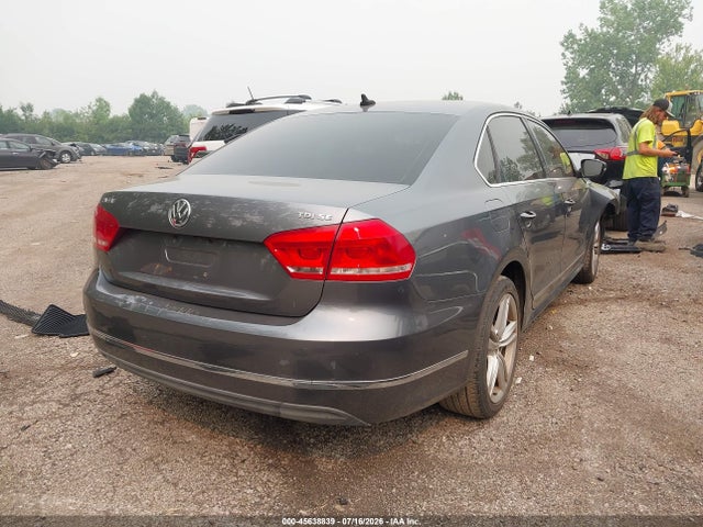 2014 Volkswagen Passat 2.0l Tdi Se მანქანა იყიდება აუქციონზე, vin: 1VWBN7A34EC076870, აუქციონის ნომერი: 45638839