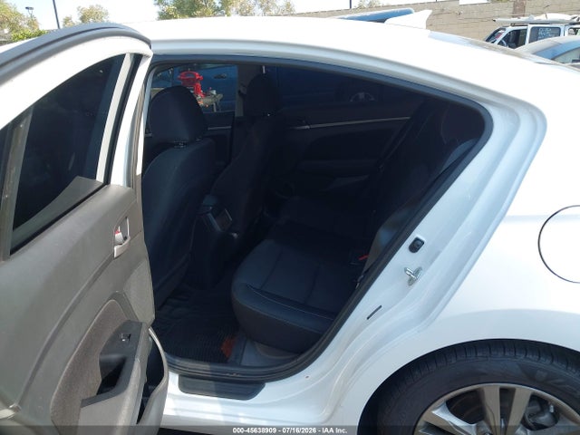5NPD84LF2JH237465 Hyundai ELANTRA SEL