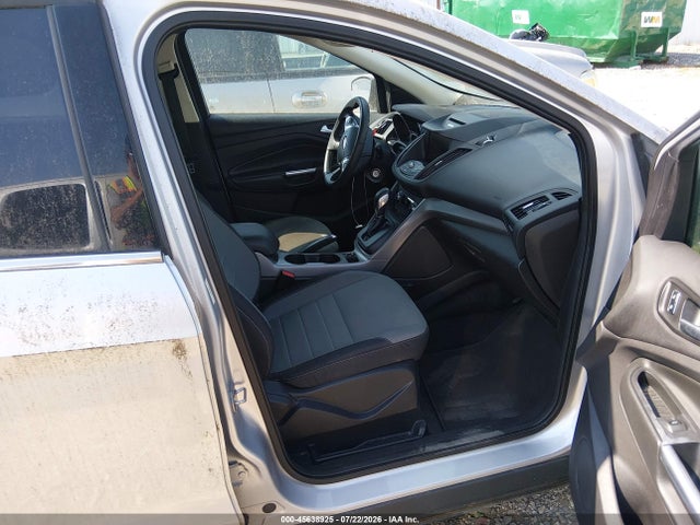 45638925 :رقم المزاد ، 1FMCU0GX2FUB42822 vin ، 2015 Ford Escape Se مزاد بيع