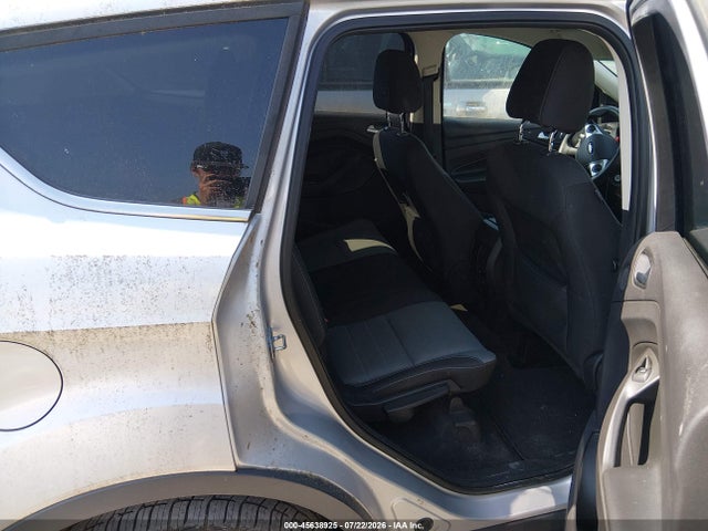 45638925 :رقم المزاد ، 1FMCU0GX2FUB42822 vin ، 2015 Ford Escape Se مزاد بيع