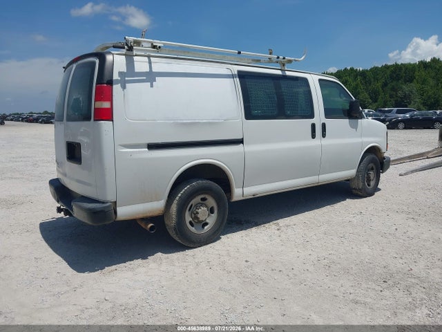 Chevrolet Express 2500 Work Van 2015 1GCWGFCF2F1157430 Image 4