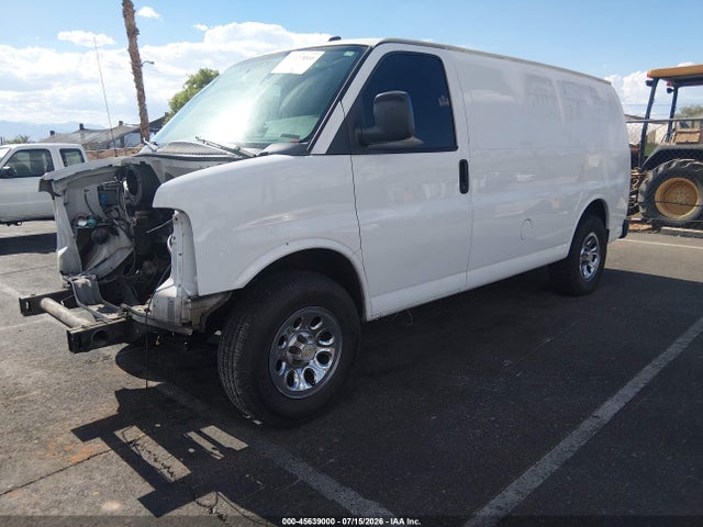 Chevrolet Express 1500 Work Van 2014 1GCSGAFX4E1110310 Image 2