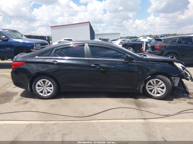45639010 :رقم المزاد ، 5NPEB4AC1DH556603 vin ، 2013 Hyundai Sonata Gls مزاد بيع