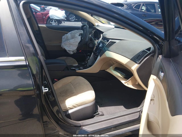 45639010 :رقم المزاد ، 5NPEB4AC1DH556603 vin ، 2013 Hyundai Sonata Gls مزاد بيع