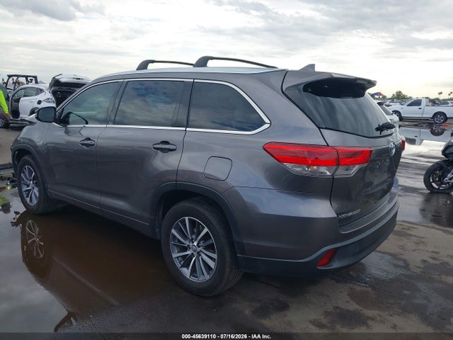 Toyota Highlander Xle 2018 5TDKZRFH4JS547612 Image 3