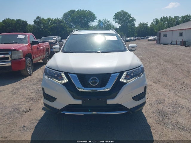 2017 Nissan Rogue Sv მანქანა იყიდება აუქციონზე, vin: 5N1AT2MV7HC881251, აუქციონის ნომერი: 45639196