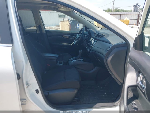 2017 Nissan Rogue Sv მანქანა იყიდება აუქციონზე, vin: 5N1AT2MV7HC881251, აუქციონის ნომერი: 45639196