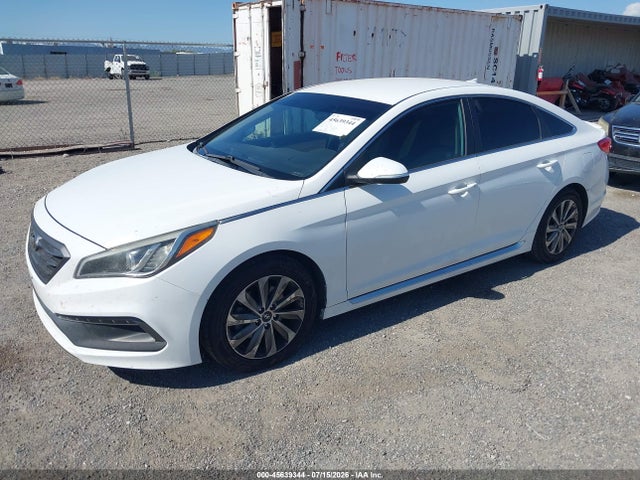 Hyundai Sonata Sport 2015 5NPE34AF3FH057909 Image 2