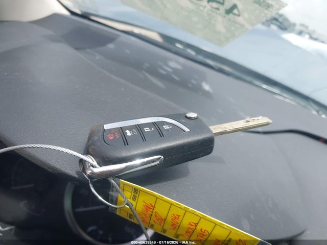 45639349 :رقم المزاد ، 5YFEPMAE7NP305818 vin ، 2022 Toyota Corolla Le مزاد بيع