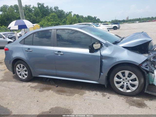 45639349 :رقم المزاد ، 5YFEPMAE7NP305818 vin ، 2022 Toyota Corolla Le مزاد بيع