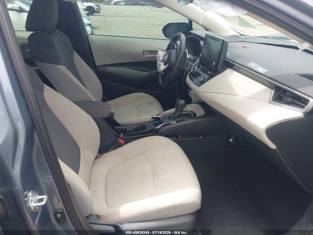 45639349 :رقم المزاد ، 5YFEPMAE7NP305818 vin ، 2022 Toyota Corolla Le مزاد بيع
