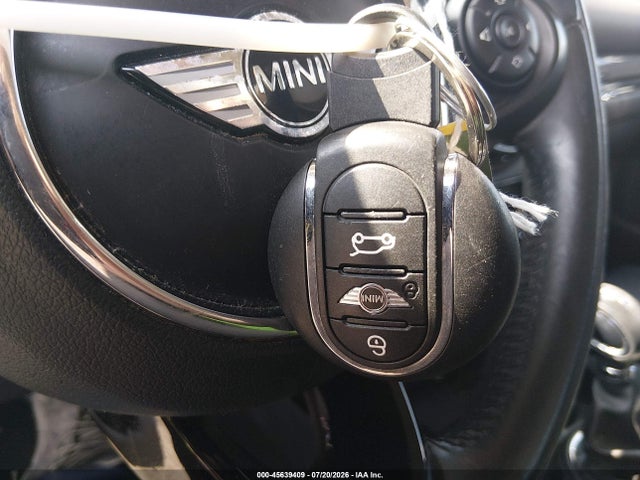 Продаж на аукціоні авто 2017 Mini Clubman Cooper, vin: WMWLU1C58H2C41755, номер лоту: 45639409
