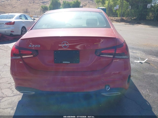 W1K3G4EB0LW045411 Mercedes-Benz A 220