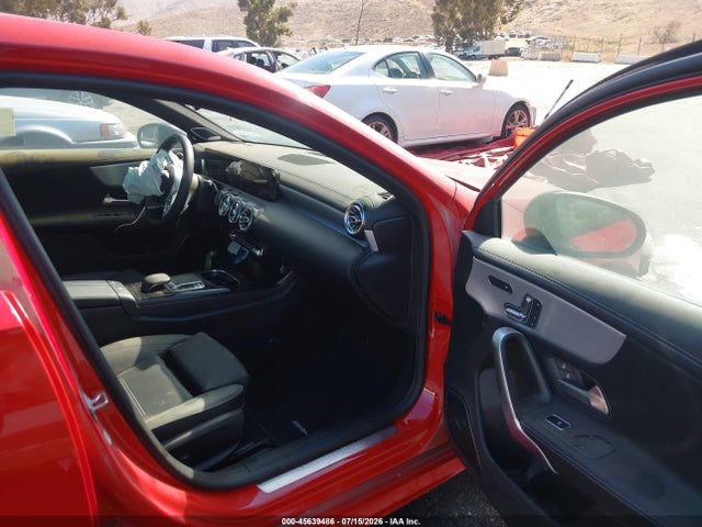 W1K3G4EB0LW045411 Mercedes-Benz A 220
