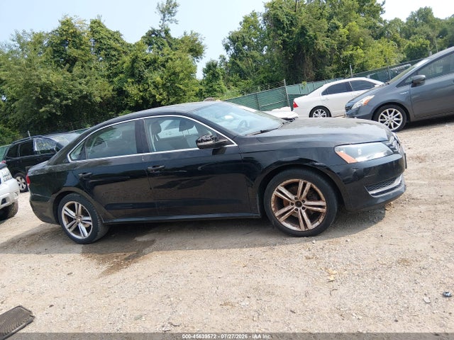 2014 Volkswagen Passat 1.8t Se მანქანა იყიდება აუქციონზე, vin: 1VWBT7A32EC047017, აუქციონის ნომერი: 45639572