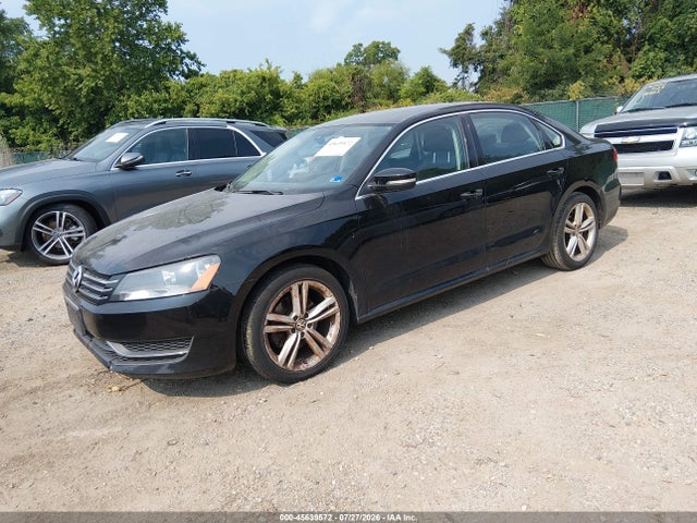 2014 Volkswagen Passat 1.8t Se მანქანა იყიდება აუქციონზე, vin: 1VWBT7A32EC047017, აუქციონის ნომერი: 45639572