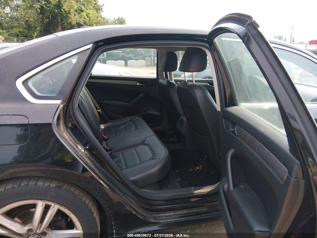 2014 Volkswagen Passat 1.8t Se მანქანა იყიდება აუქციონზე, vin: 1VWBT7A32EC047017, აუქციონის ნომერი: 45639572