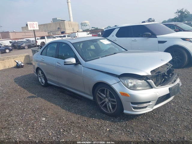 Auction sale of the 2014 Mercedes-benz C 300 Sport 4matic, vin: WDDGF8AB1EG185398, lot number: 45639591